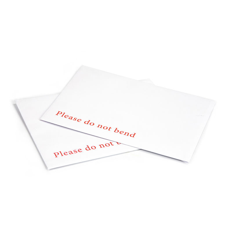 9 x 12 3/4 pollici di cartone bianco con busta di carta con auto sigillamento e leggero
